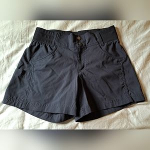 Title Nine 5" Clamber Shorts Black Size 2 Like New Condition!